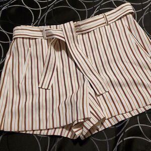 Nine West Waist Tie Striped Shorts L
